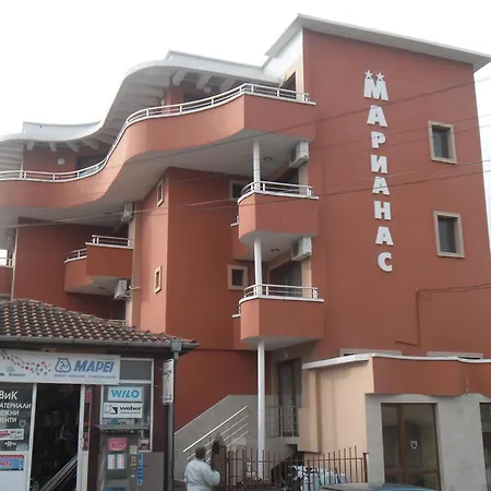 Marianas بيت ضيافة *